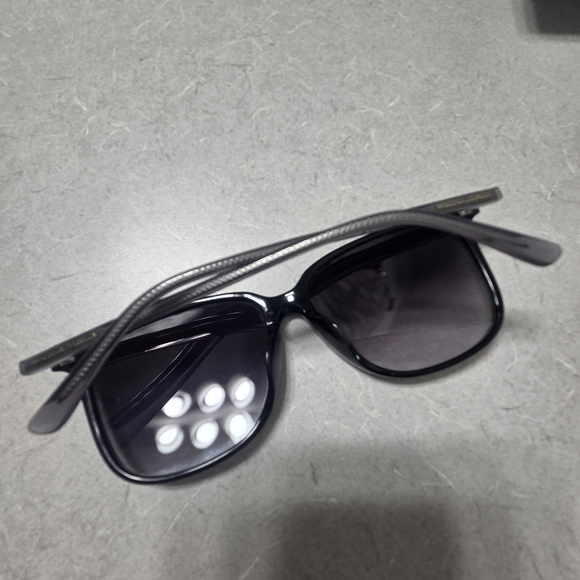 Black Bottega Veneta Women's Sunglasses - Picture 2 of 5